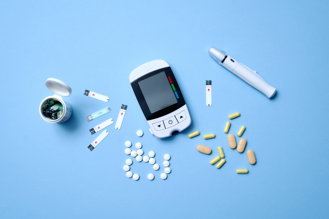 薬と血糖計測アイテム